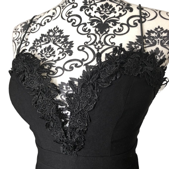 Chelsea Black Dress - Picture 2 of 16